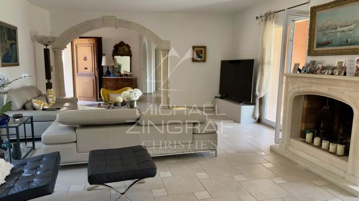 Image No.6-4 Bed House for sale