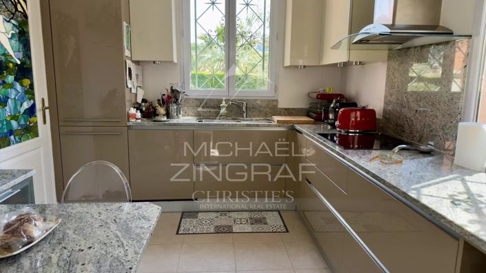 Image No.7-4 Bed House for sale