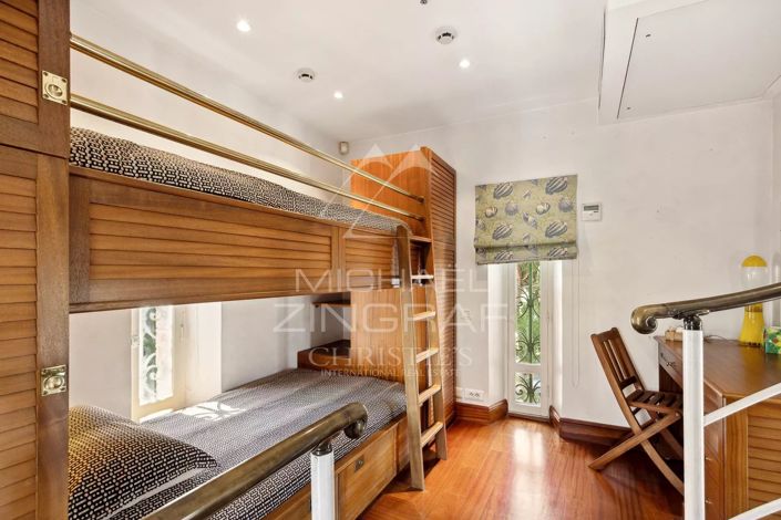 Image No.16-8 Bed House for sale