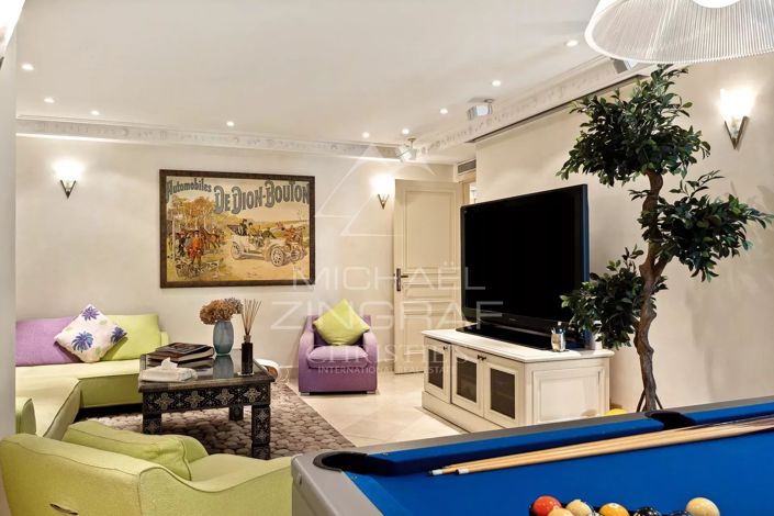 Image No.20-8 Bed House for sale