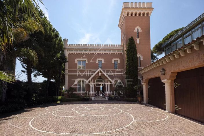 Image No.22-8 Bed House for sale