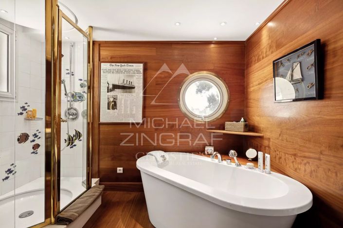 Image No.25-8 Bed House for sale