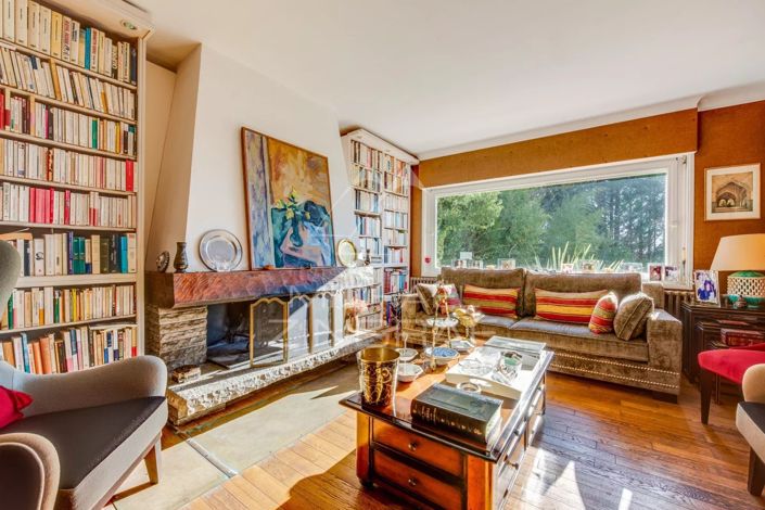 Image No.6-6 Bed House for sale