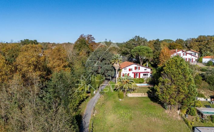 Image No.9-6 Bed House for sale