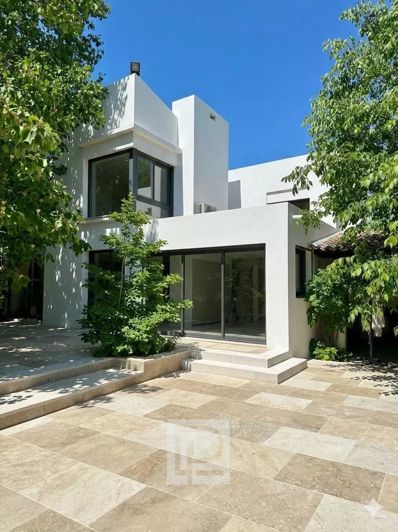 Image No.16-4 Bed House for sale