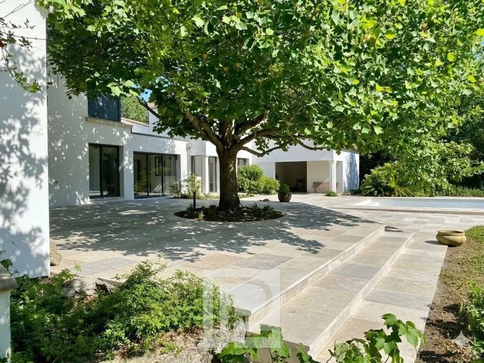 Image No.6-4 Bed House for sale