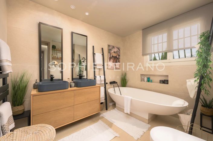 Image No.10-5 Bed House for sale