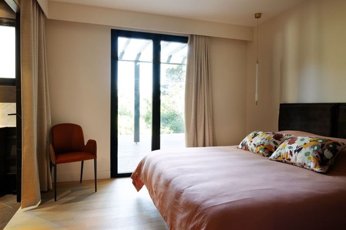 Image No.16-5 Bed House for sale