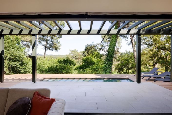 Image No.8-5 Bed House for sale