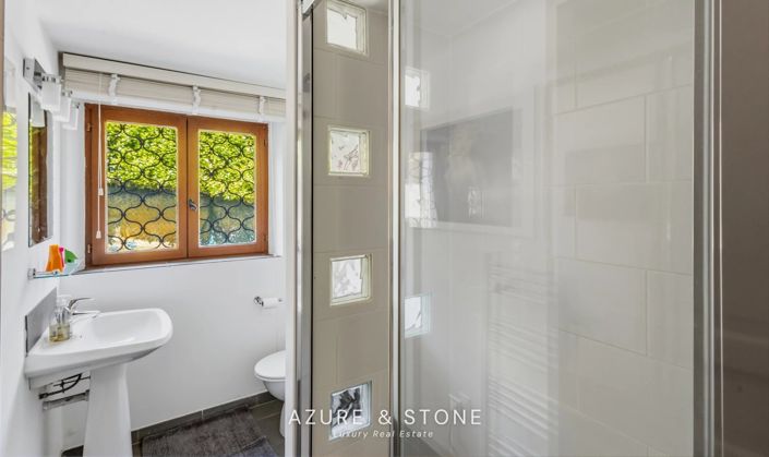 Image No.18-4 Bed House for sale
