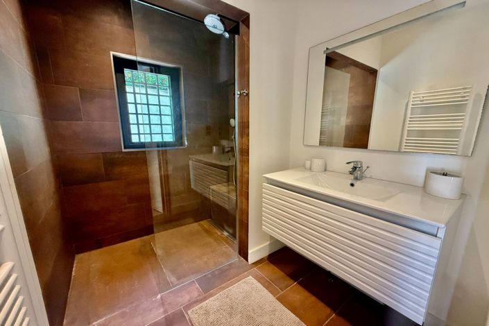 Image No.19-4 Bed House for sale