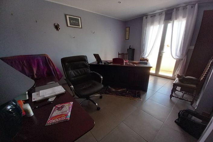 Image No.9-4 Bed House for sale