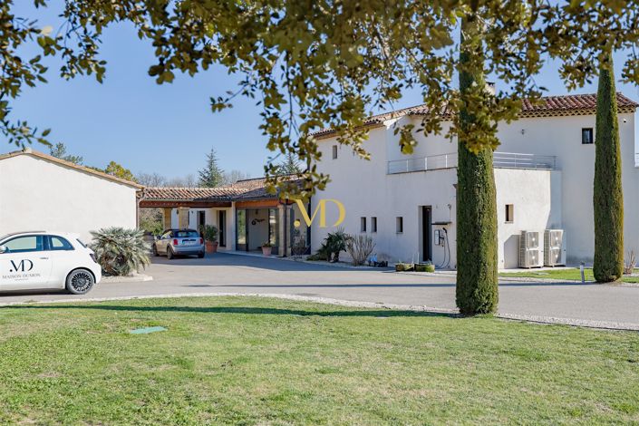 Image No.20-4 Bed House for sale