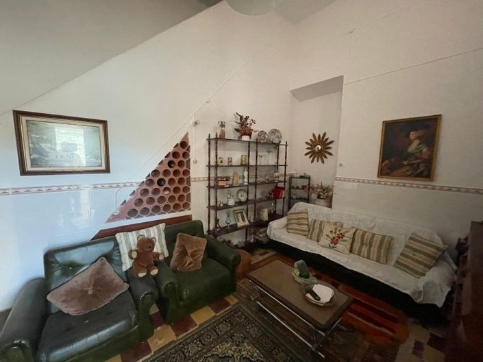 Image No.10-6 Bed House for sale
