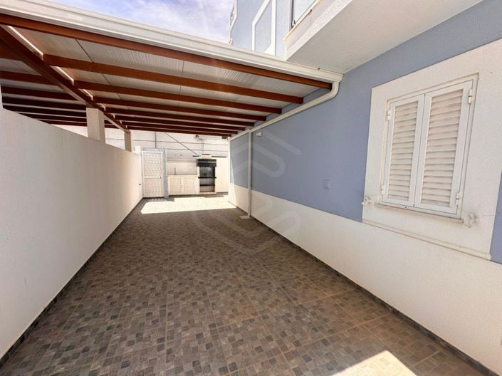 Image No.21-4 Bed House for sale