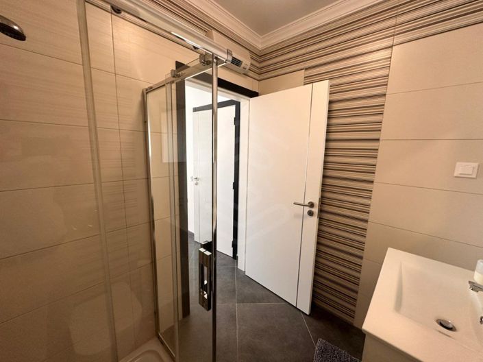 Image No.28-4 Bed House for sale