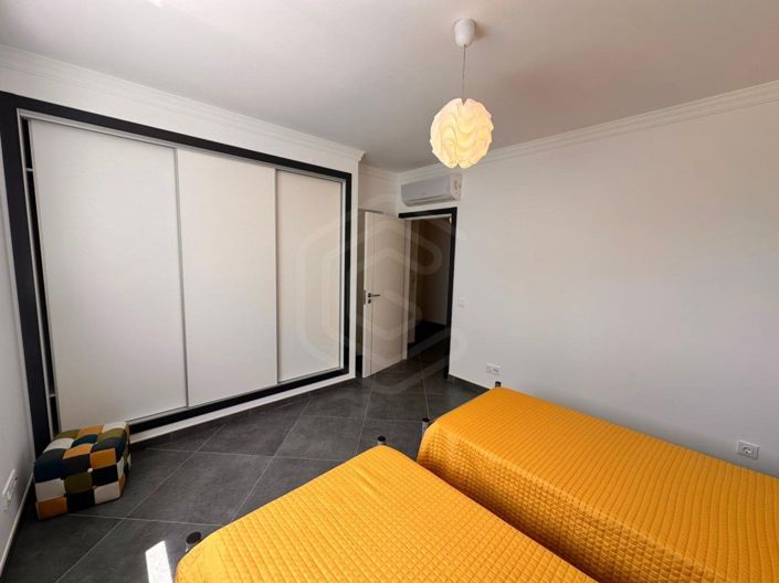 Image No.30-4 Bed House for sale