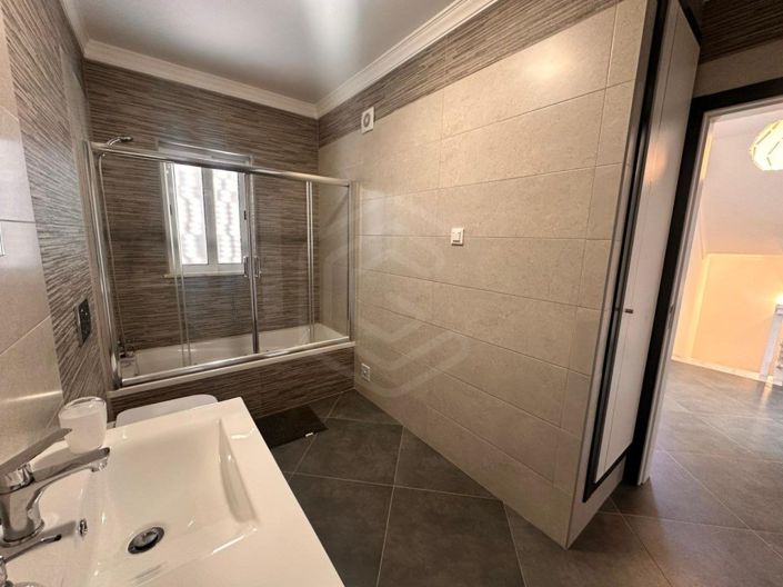 Image No.34-4 Bed House for sale
