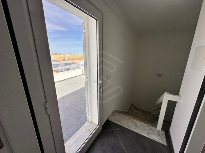 Image No.43-4 Bed House for sale