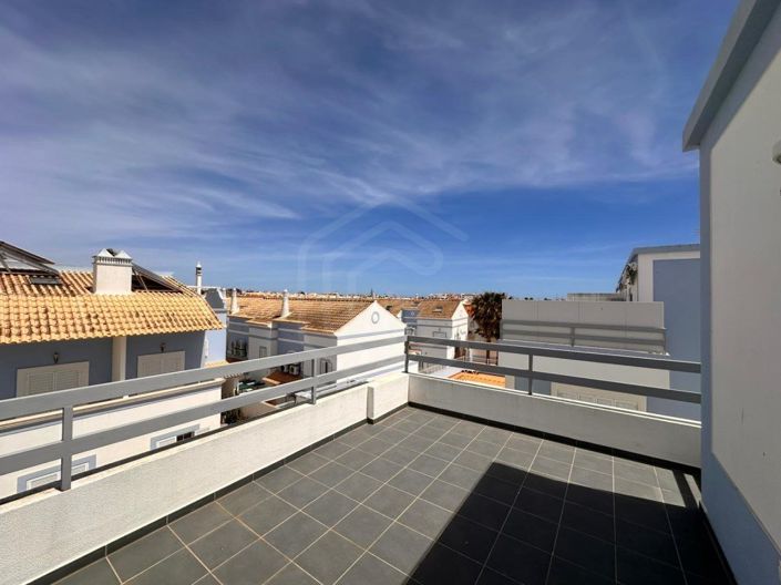 Image No.45-4 Bed House for sale