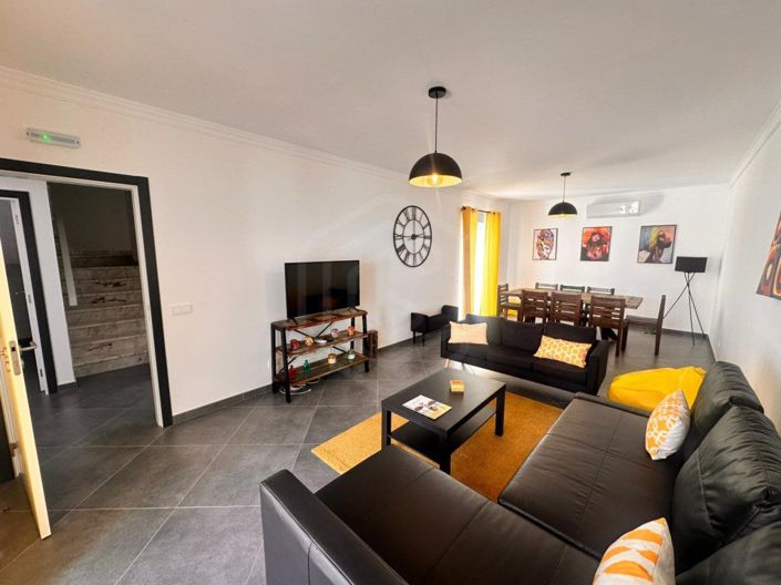 Image No.6-4 Bed House for sale