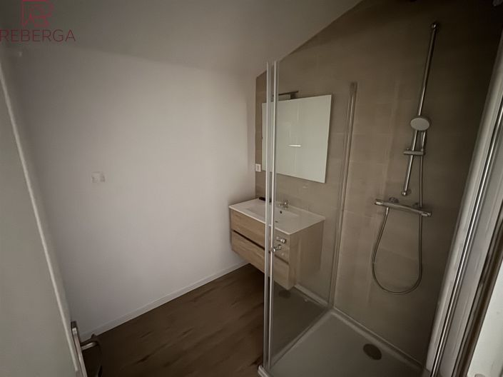 Image No.16-4 Bed House for sale