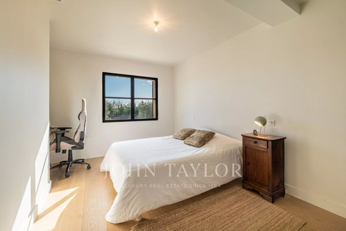 Image No.11-4 Bed House for sale