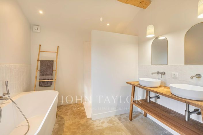 Image No.12-4 Bed House for sale