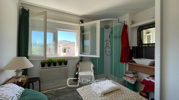 Image No.11-3 Bed House for sale