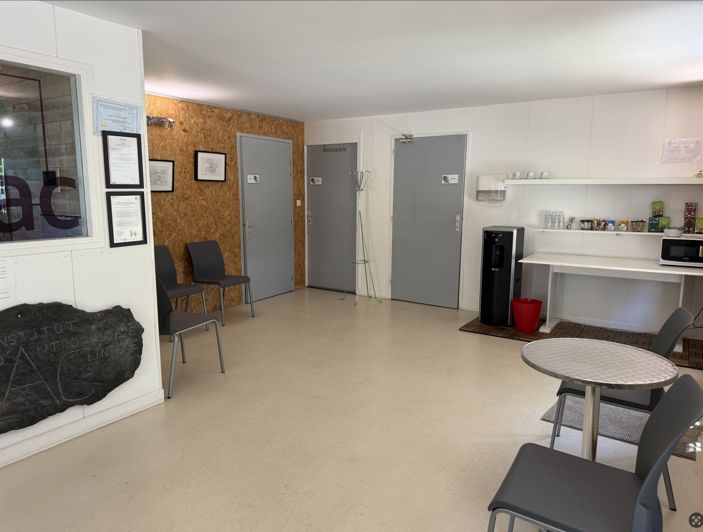 Image No.17-3 Bed House for sale
