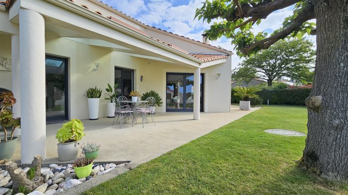 Image No.8-3 Bed House for sale
