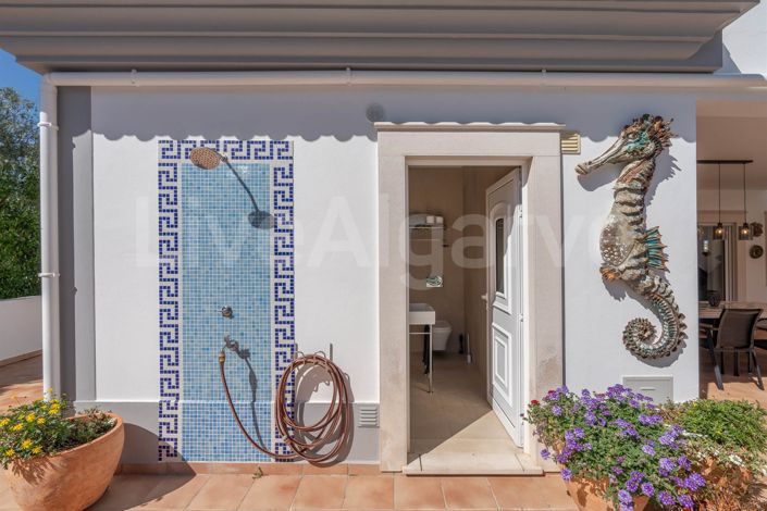 Image No.17-5 Bed House for sale
