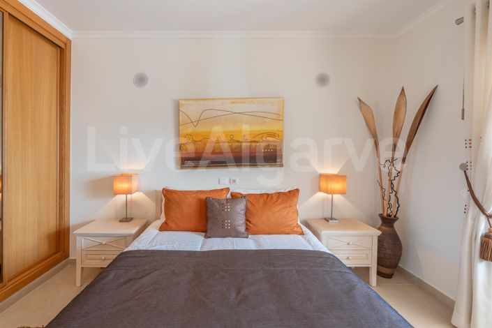 Image No.25-5 Bed House for sale
