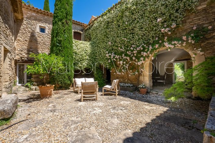 Image No.4-8 Bed House for sale