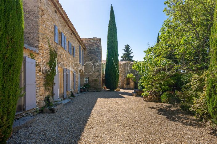 Image No.8-8 Bed House for sale