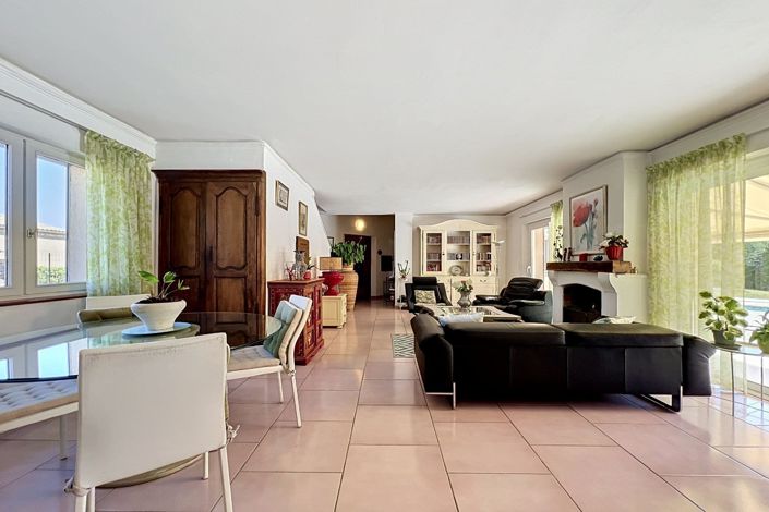 Image No.8-3 Bed House for sale
