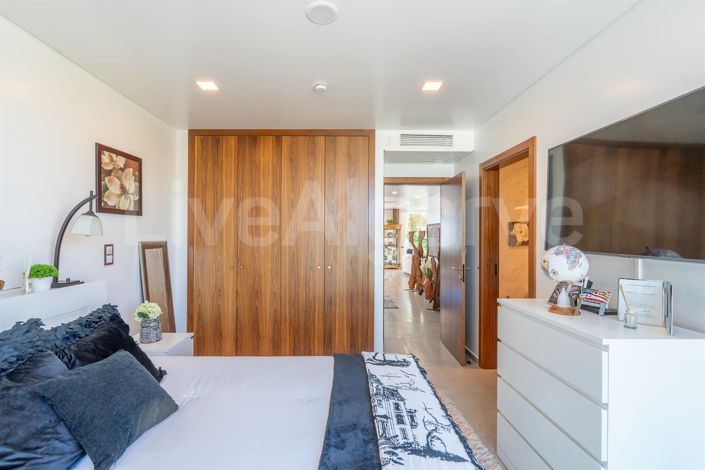 Image No.24-5 Bed House for sale