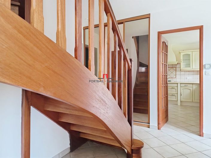 Image No.2-4 Bed House for sale