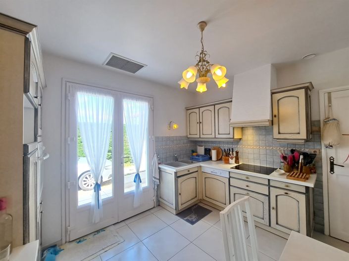 Image No.10-4 Bed House for sale