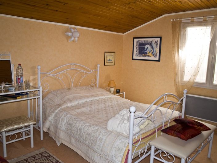Image No.16-4 Bed House for sale