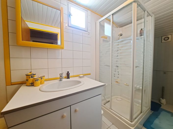 Image No.17-4 Bed House for sale