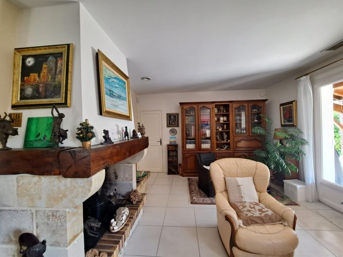 Image No.8-4 Bed House for sale