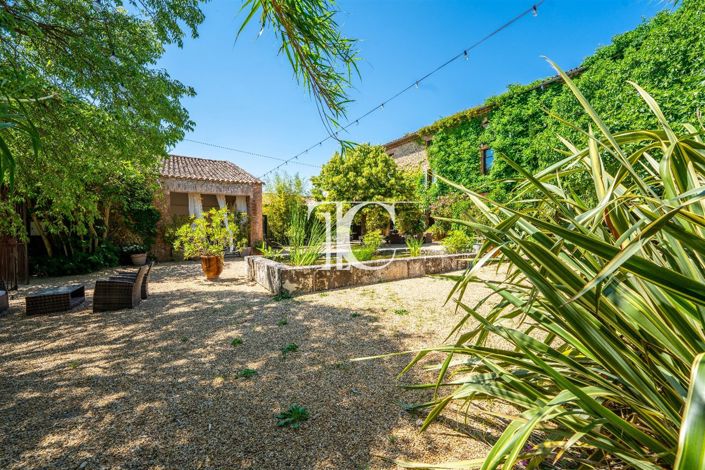Image No.28-6 Bed House for sale