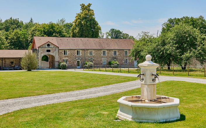 Image No.2-Propriété de 11 chambres à vendre à Franche-Comté