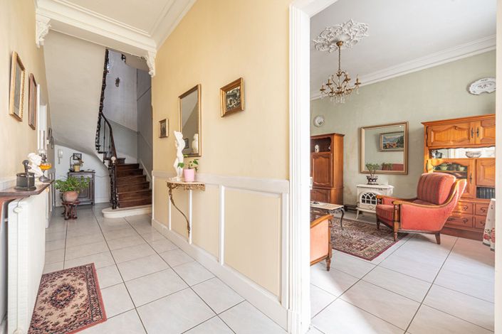 Image No.5-5 Bed House for sale