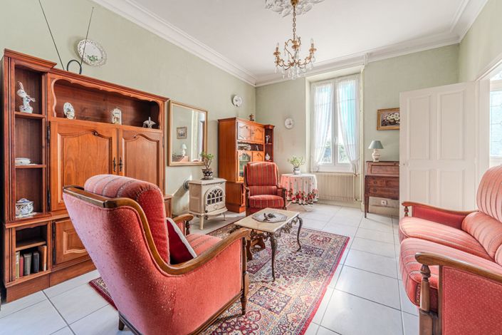 Image No.7-5 Bed House for sale