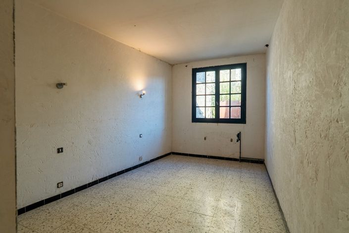 Image No.11-2 Bed House for sale