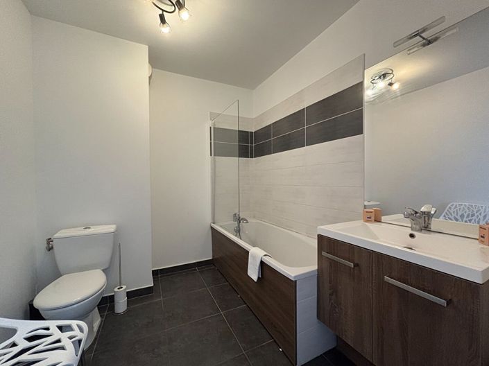 Image No.10-3 Bed Apartment for sale