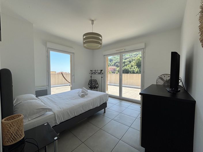 Image No.9-3 Bed Apartment for sale