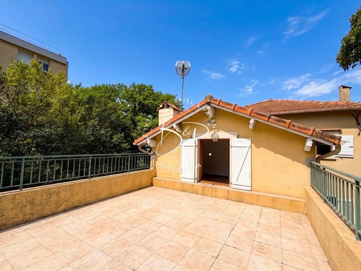 Image No.12-10 Bed House for sale
